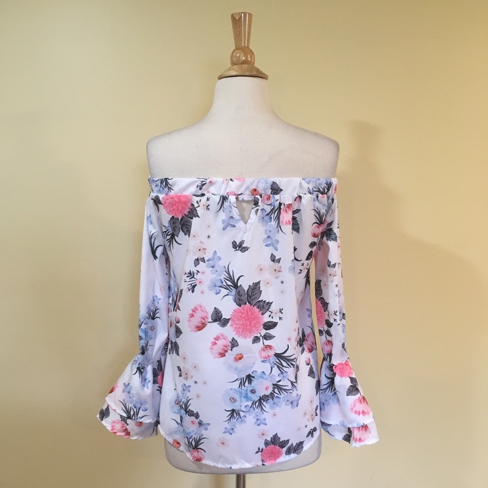 Off Shoulder Bell Sleeve Floral Top - Picture 7 of 7